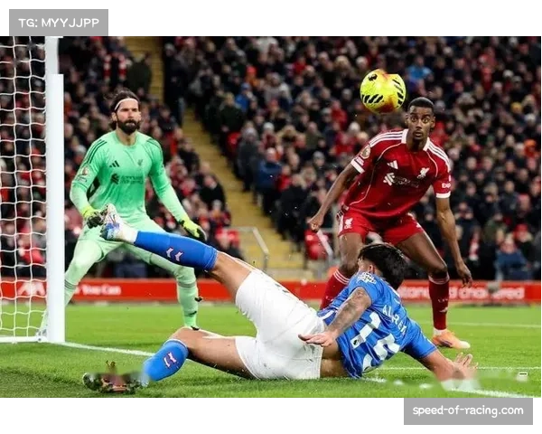 富勒姆客场三比一击败桑德兰 希门尼斯点球梅开二度